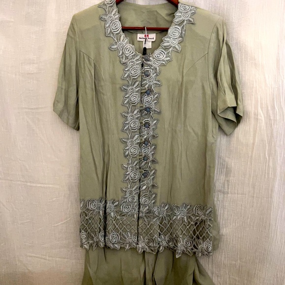Vintage Two-piece Mint Green Embroidered VTG Skirt with Jacket - Picture 1 of 5